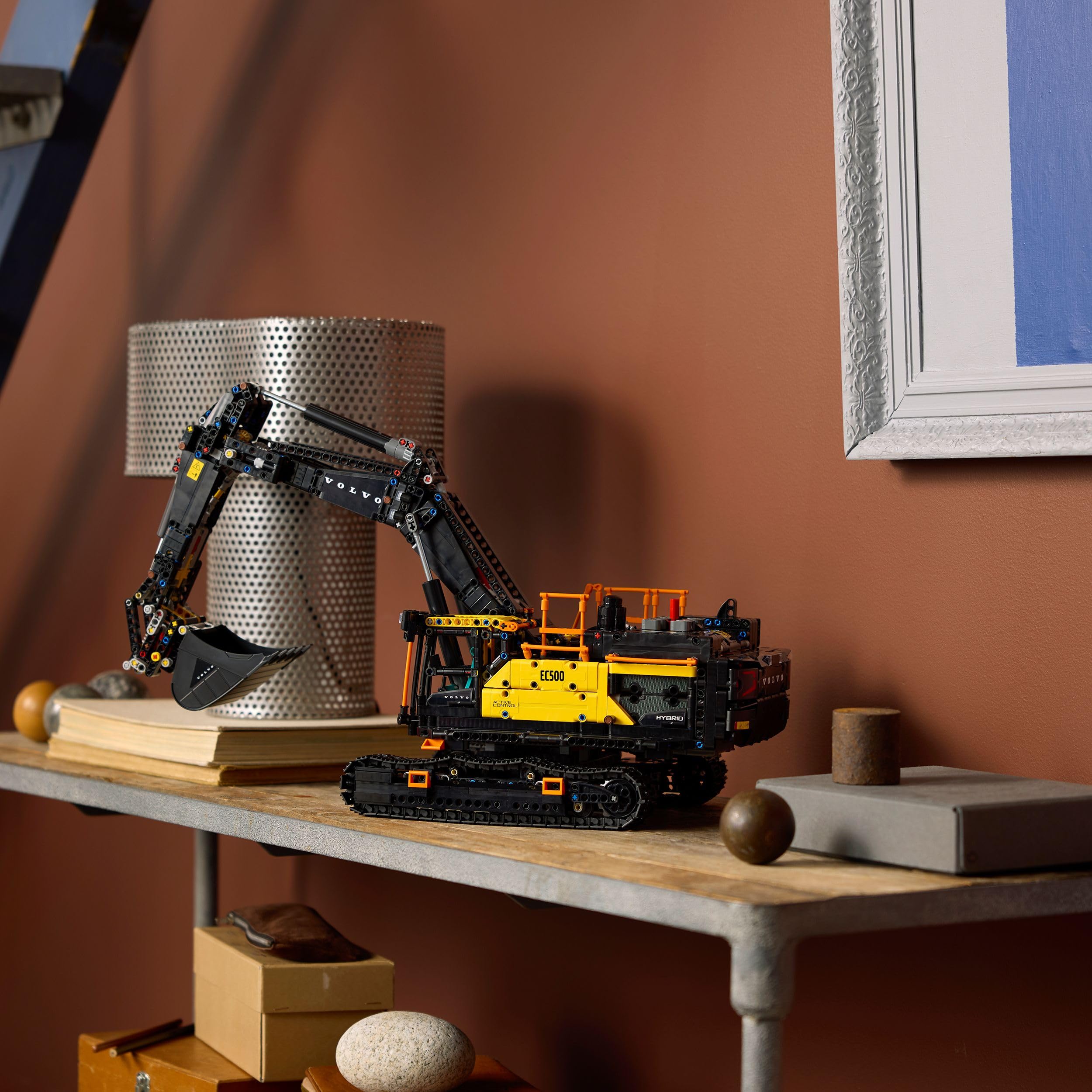 LEGO Technic Volvo EC500 Hybrid-Bagger 42215, Modell mit Motor, beweglichem Ausleger, Kettenantrieb & Wechselwerkzeugen, Bauset für Erwachsene