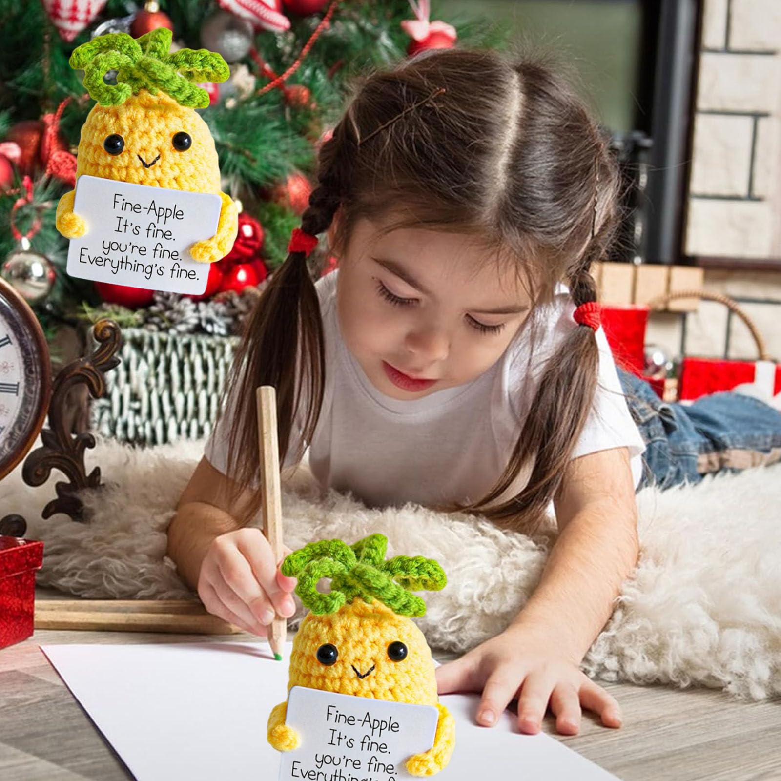 Dinghaole gestrickte Wolle Ananas Puppe Pocket Hug Positive Geschenke, Sternfrucht Mutmacher Geschenk für Frauen,Männer,Partner