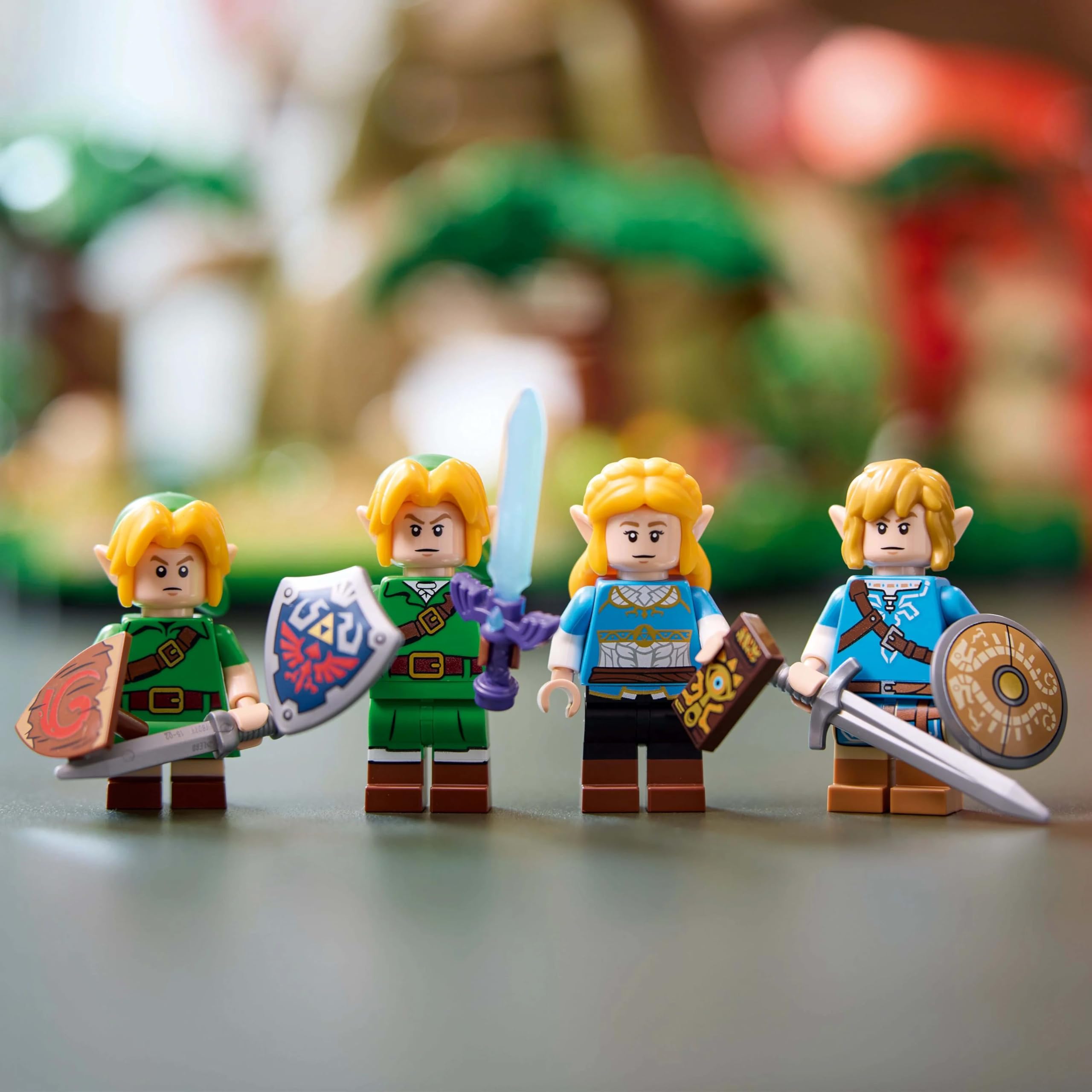 LEGO The Legend of Zelda Deku-Baum 2-in-1 77092, Ausstellungsset mit Zelda & 3 Link Minifiguren, Bauset & Geschenk für Erwachsene